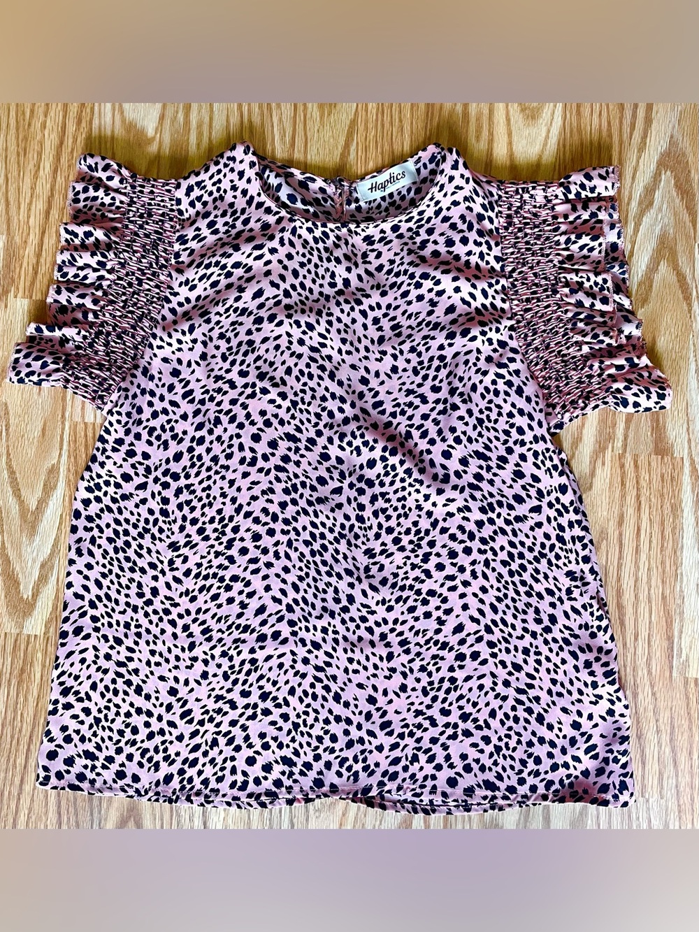 Haptics Pink Leopard Smocked Sleeve Blouse - Medium